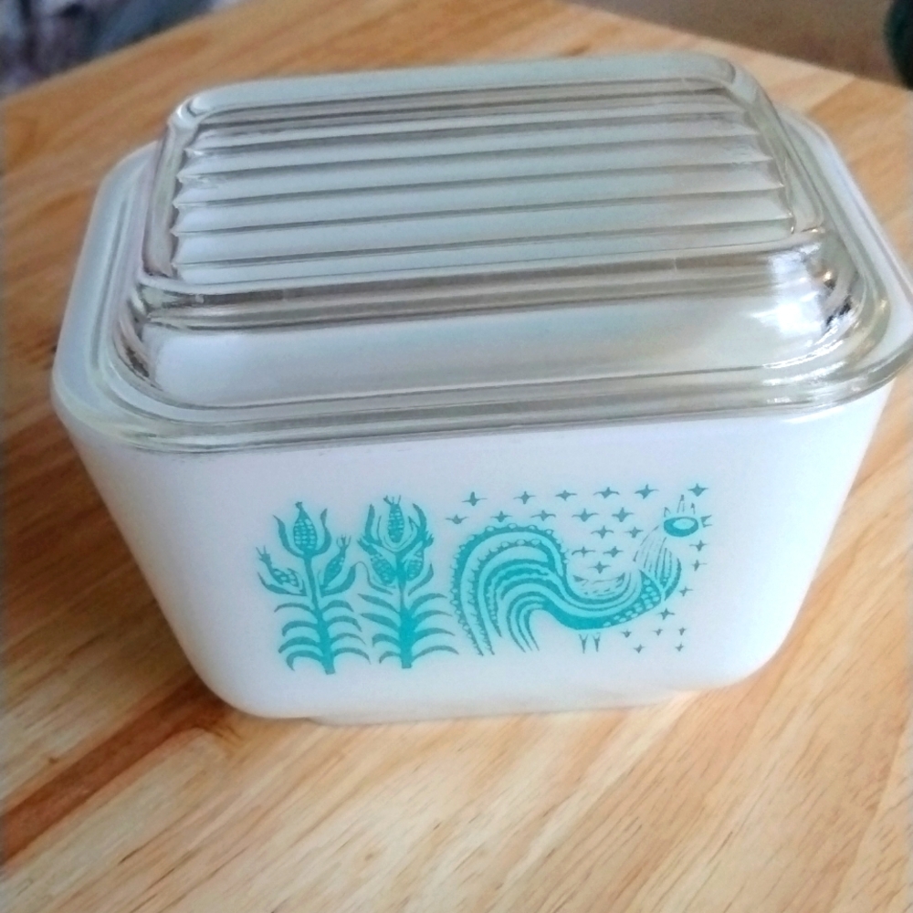 Pyrex Amish Butter print 1.5 cup baking dish & lid teal & white